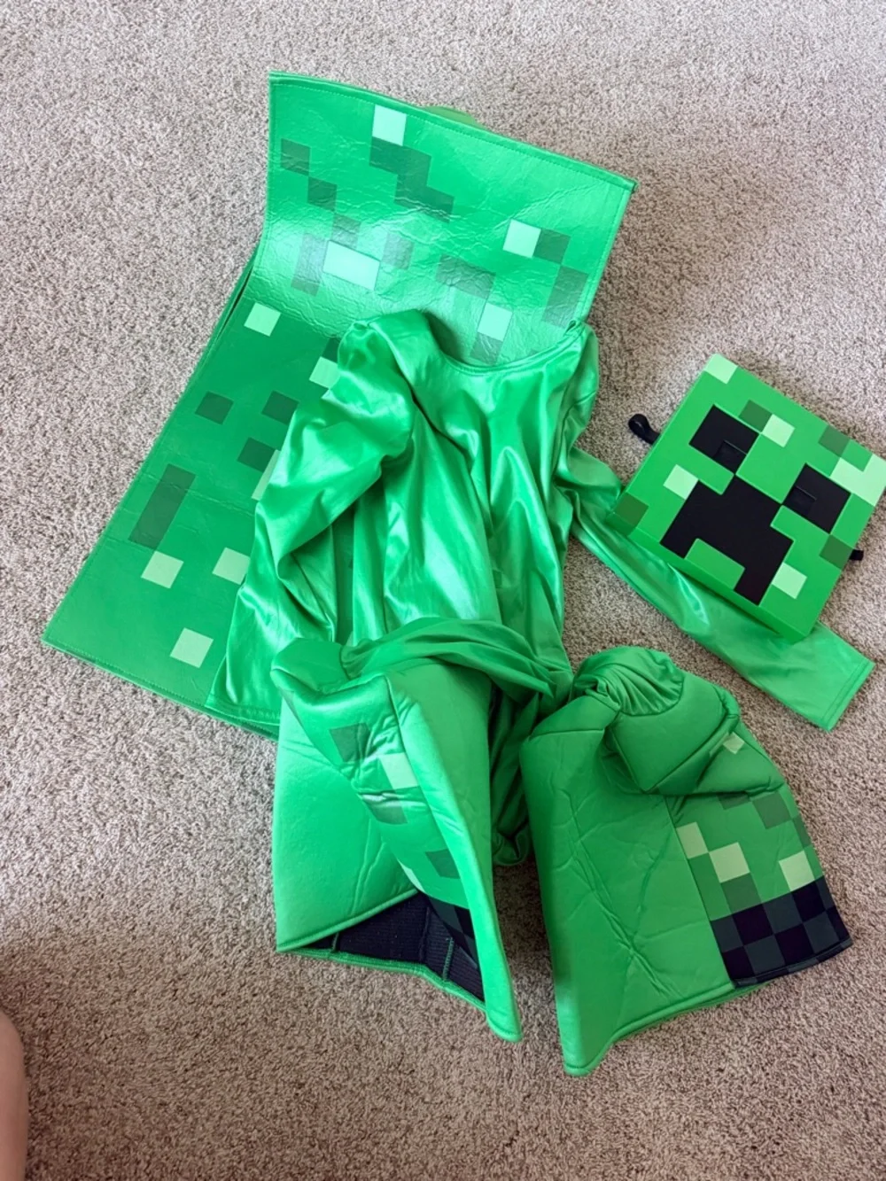 Minecraft Creeper Costume - Picture 2 of 3